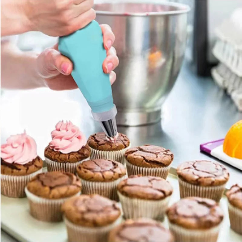 Silicone Piping Bags and Tips Set Cake DIY Decorating Kit with Stainless Steel Nozzle Reusable